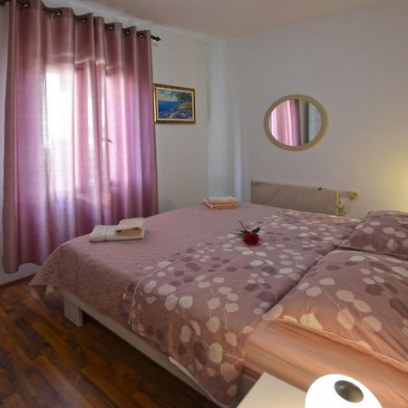 Galant Apartments 로비니 외부 사진