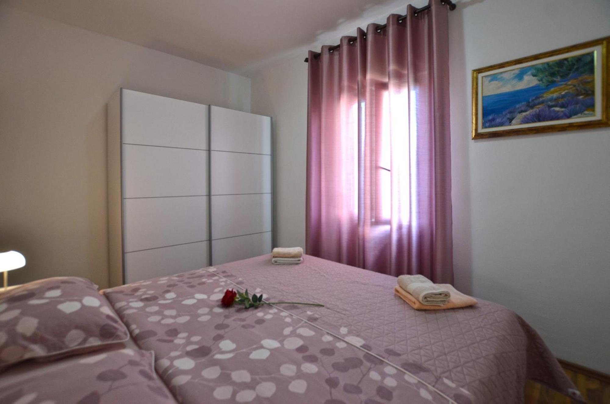 Galant Apartments 로비니 외부 사진