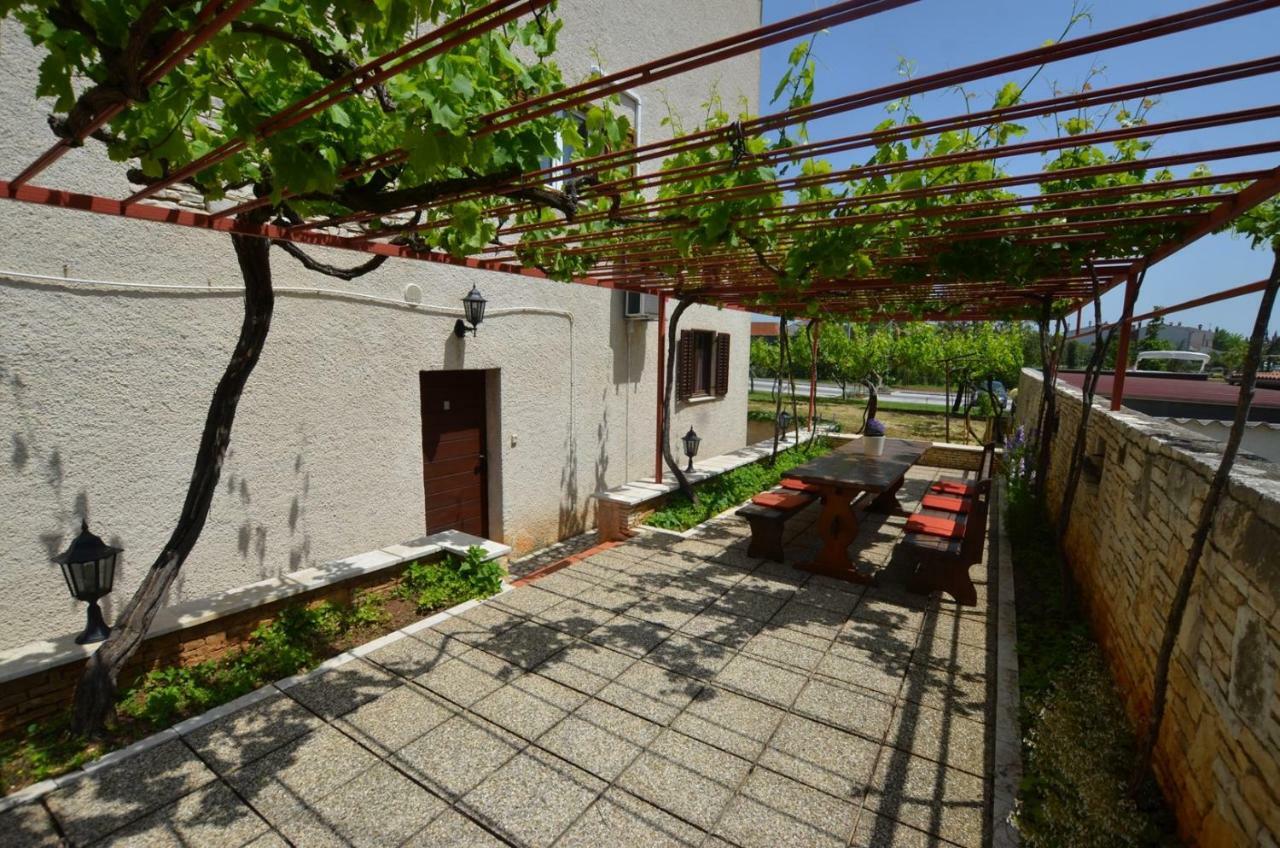 Galant Apartments 로비니 외부 사진